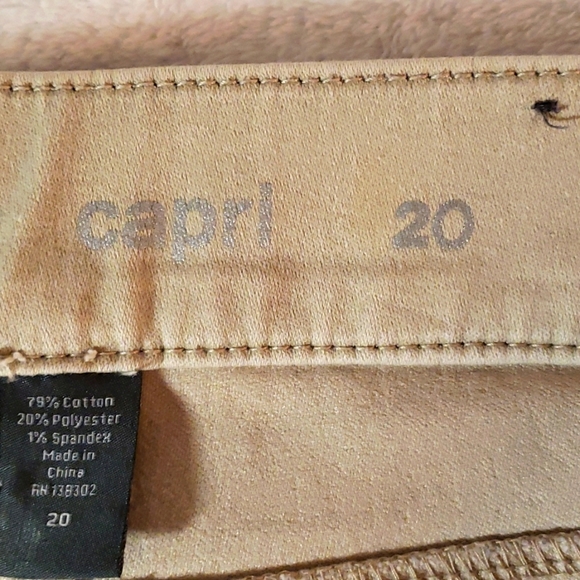 Capris - Picture 7 of 7